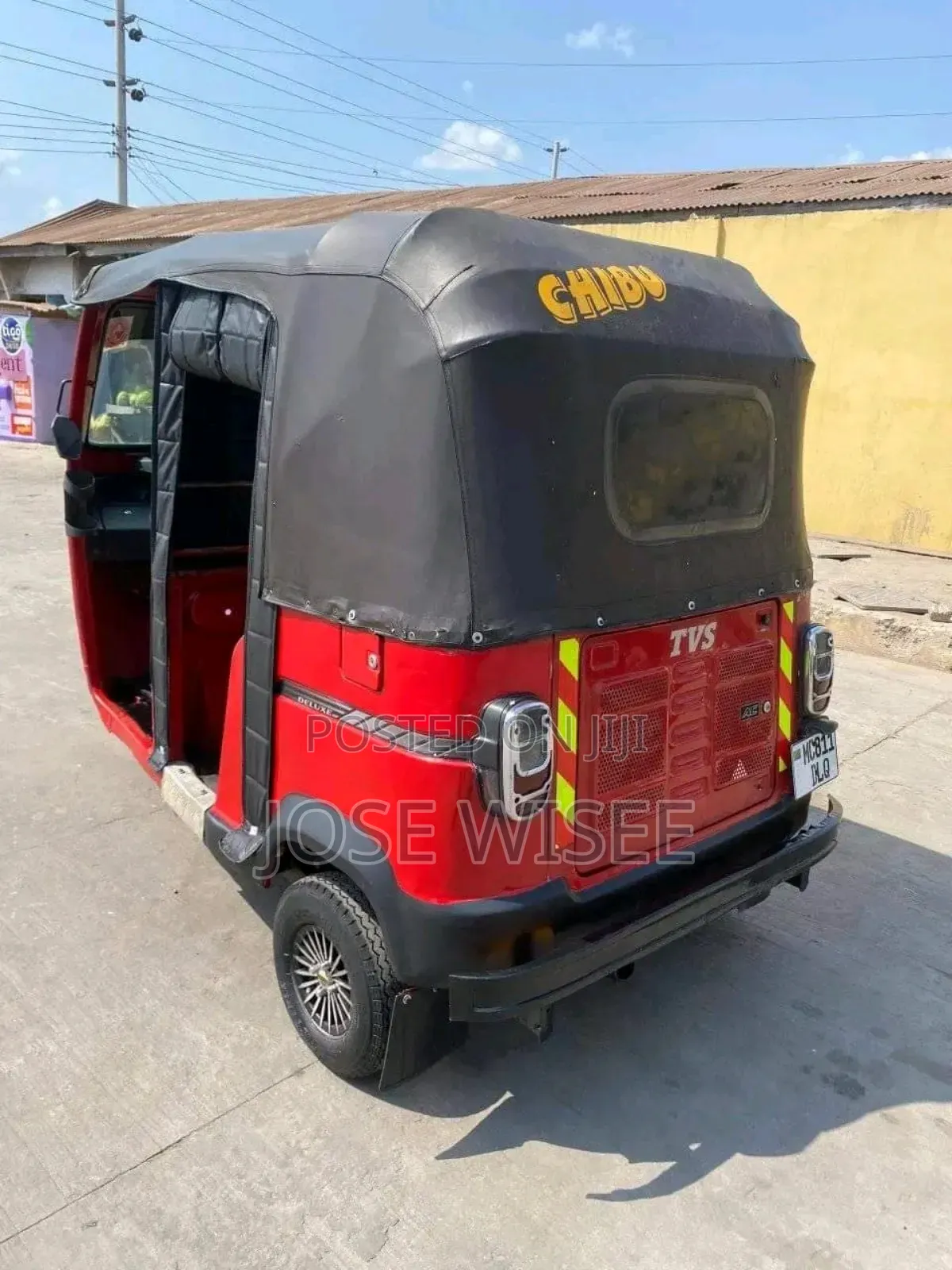 Bajaj Avenger 200 2024 Red