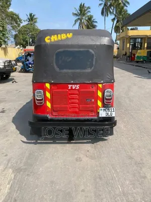 Bajaj Avenger 200 2024 Red