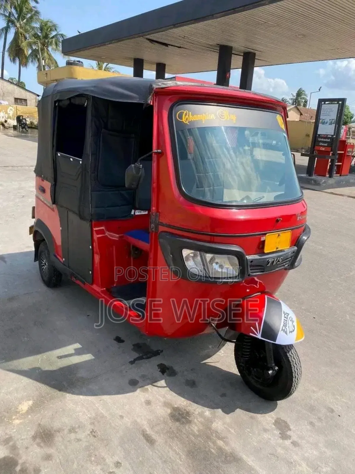 Bajaj Avenger 200 2024 Red