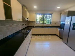 Furnished 4bdrm Villa in Villas Manor, Oyster Bay for rent