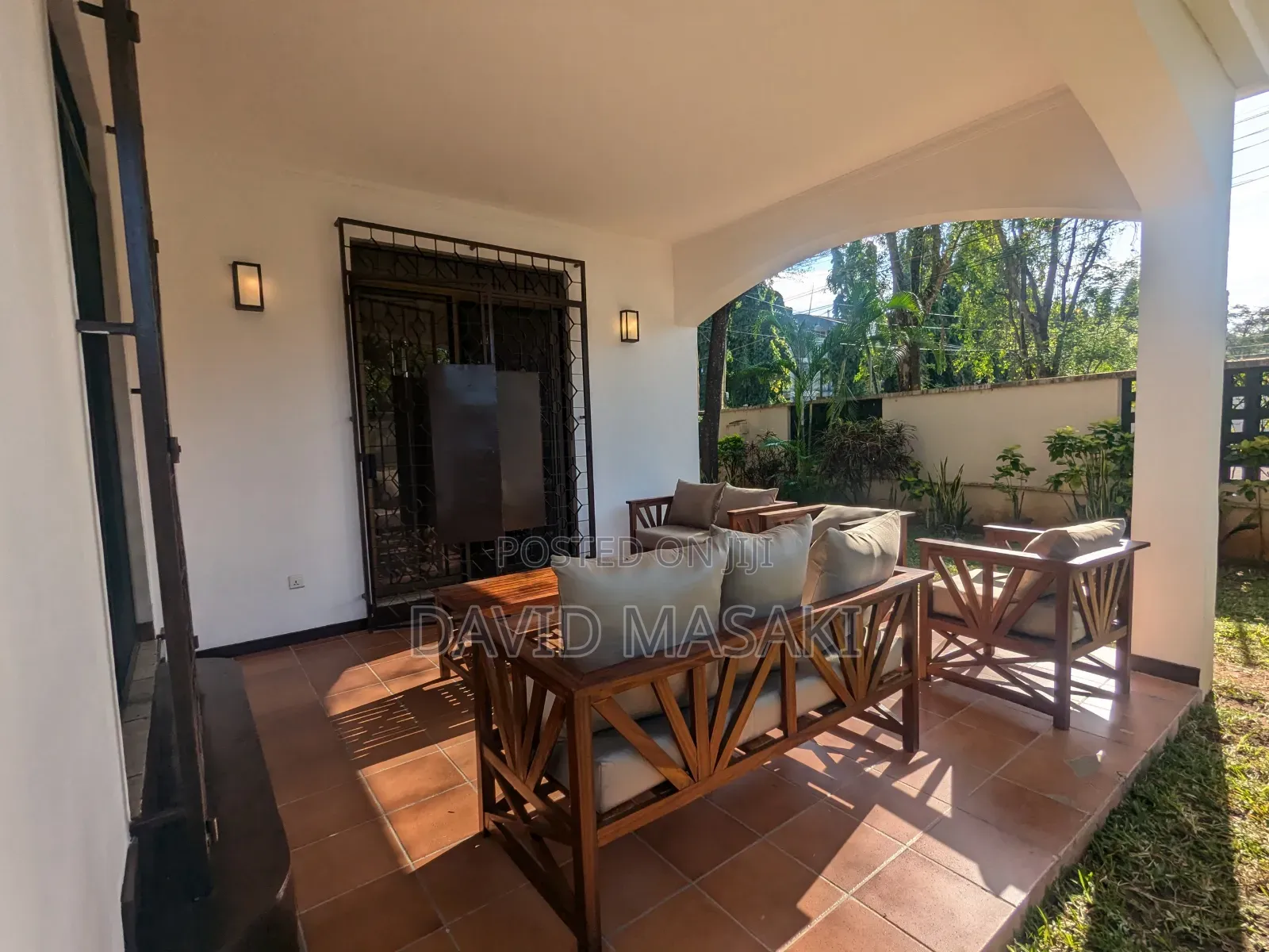 Furnished 4bdrm Villa in Villas Manor, Oyster Bay for rent
