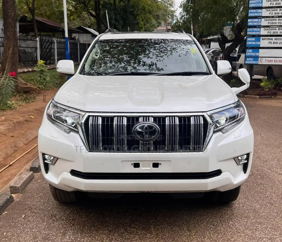 Toyota Land Cruiser Prado 2022 White
