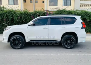 Toyota Land Cruiser Prado 2015 White