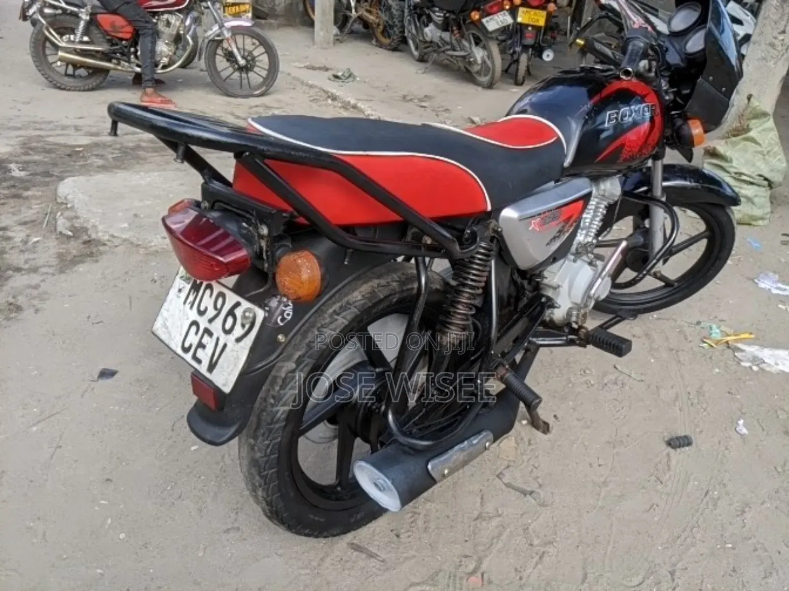 Bajaj Boxer X125 2024 Black