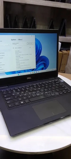 Laptop Dell Latitude 3400 16GB Intel Core I7 SSD 512GB