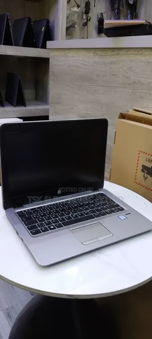 Laptop HP EliteBook 820 G3 8GB Intel Core I5 SSD 256GB