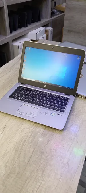 Laptop HP EliteBook 820 G3 8GB Intel Core I5 SSD 256GB