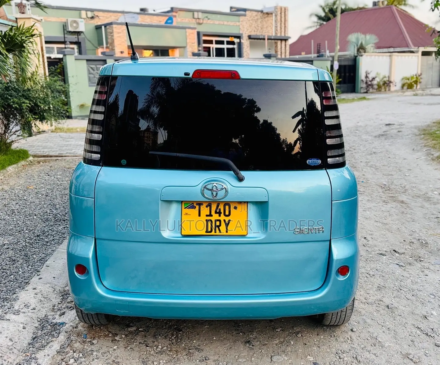 Toyota Sienta 2006 Blue