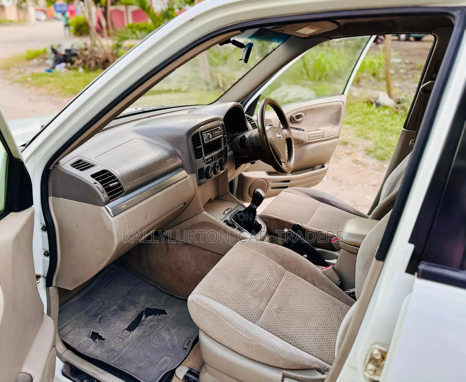 Suzuki Escudo 2004 Silver