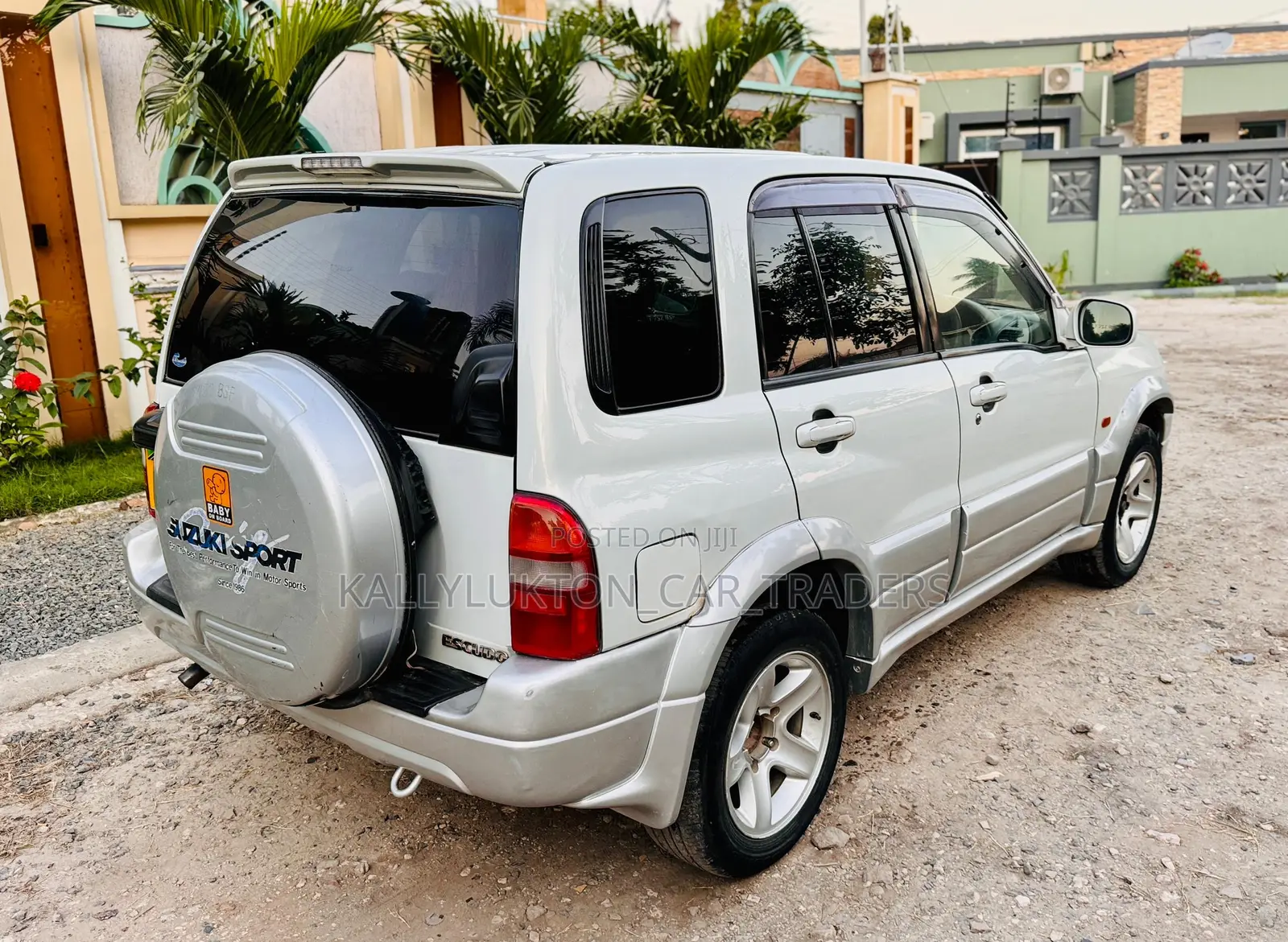 Suzuki Escudo 2004 Silver