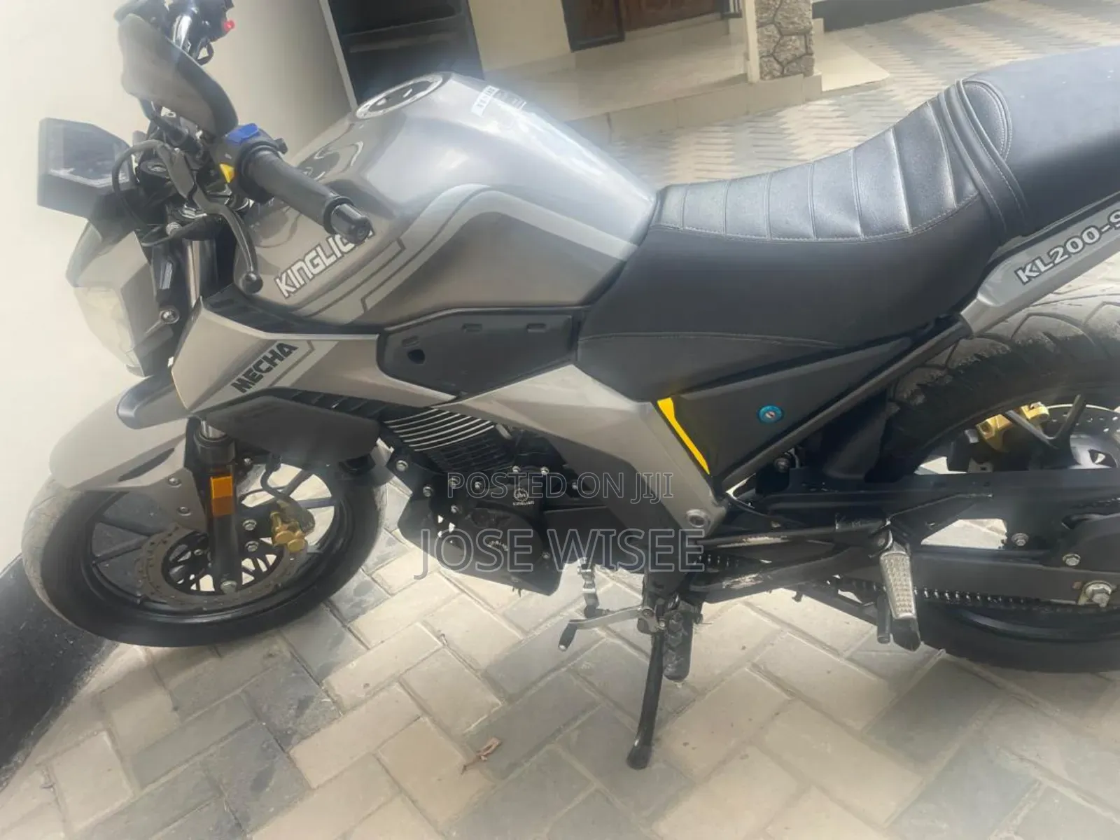 Kymstone Husky 2024 Black