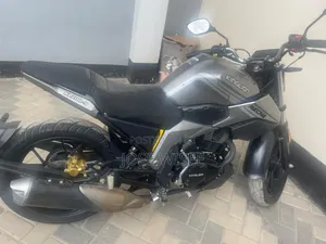 Kymstone Husky 2024 Black