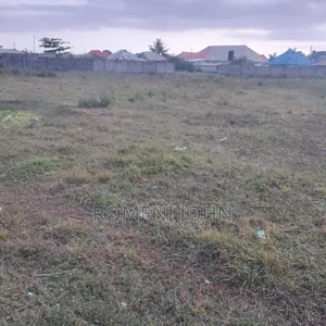Kiwanja Sqmita 350 Kinauzwa Milioni 6 Viwege.