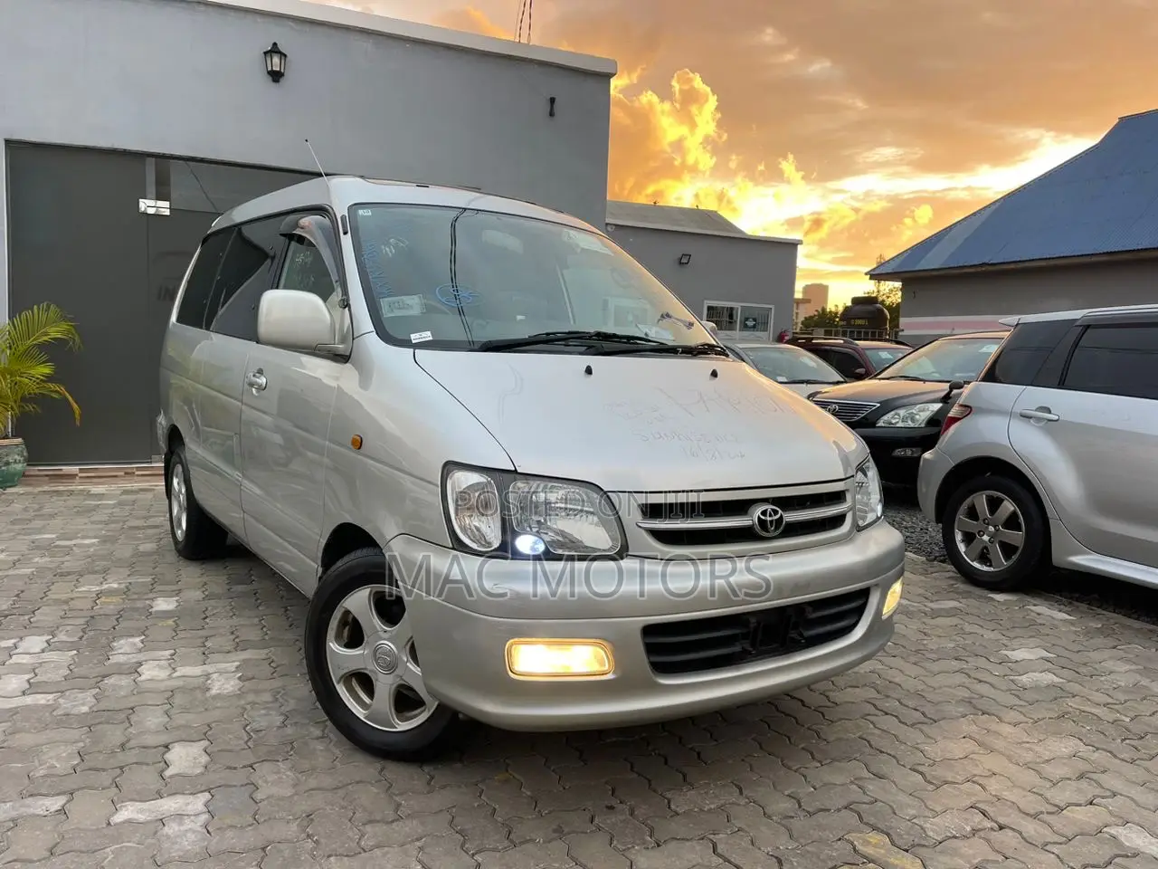 Toyota Noah 2.0 FWD (8 Seater) 2002 Silver