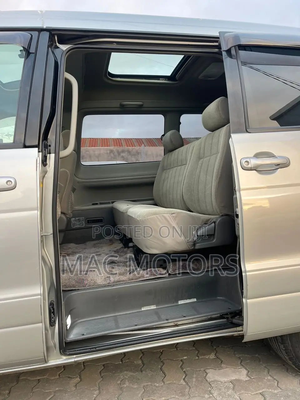 Toyota Noah 2.0 FWD (8 Seater) 2002 Silver