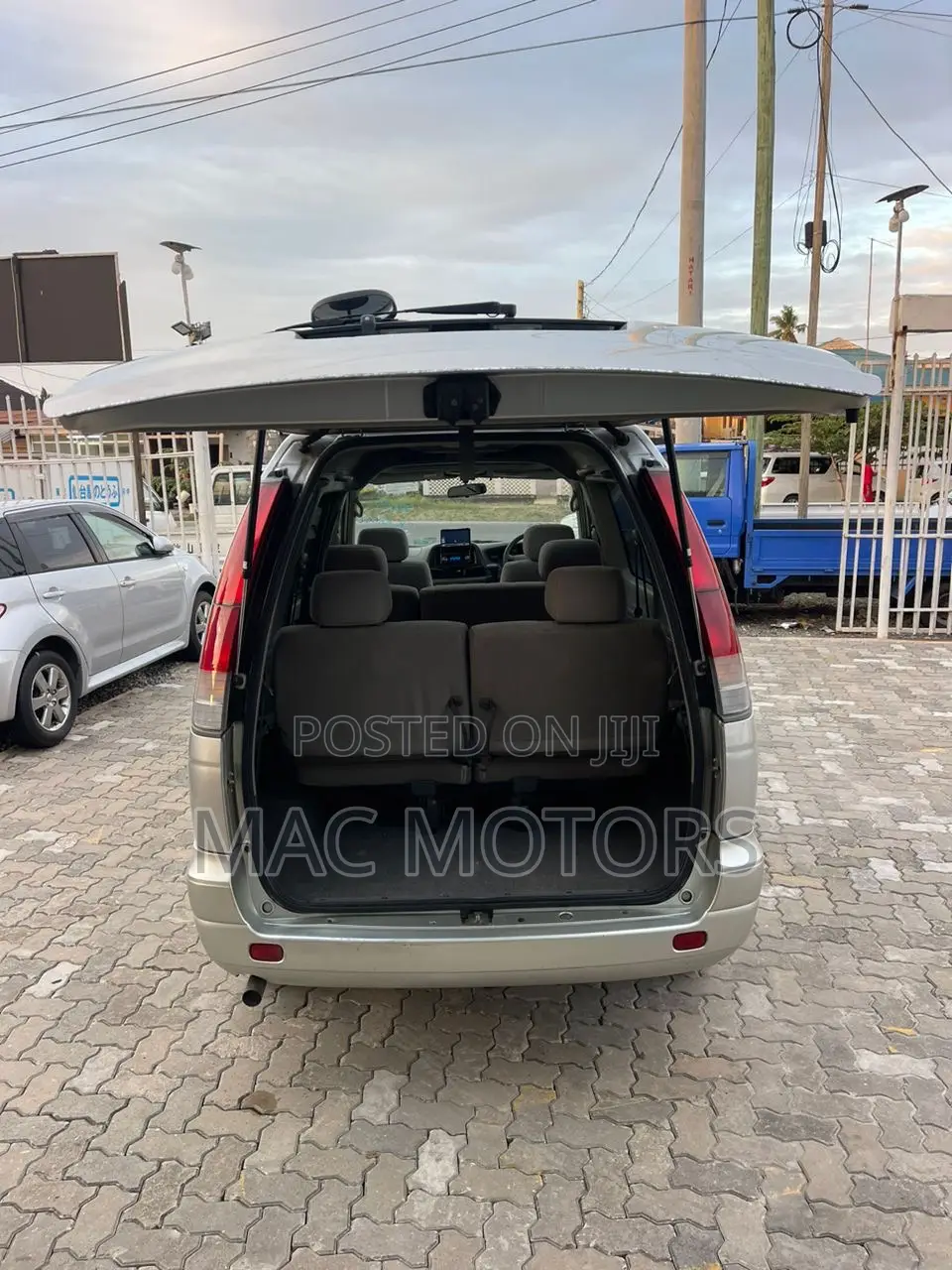 Toyota Noah 2.0 FWD (8 Seater) 2002 Silver