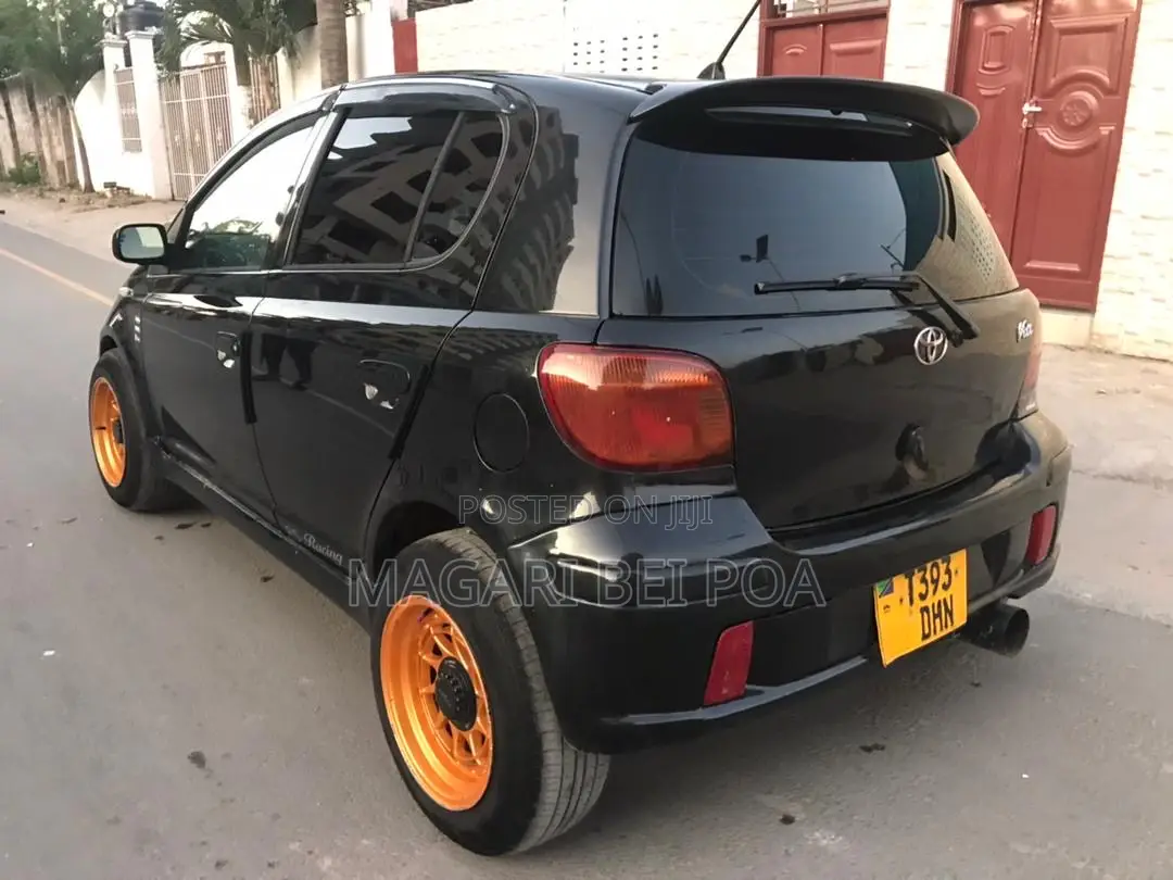 Toyota Vitz 2002 Black