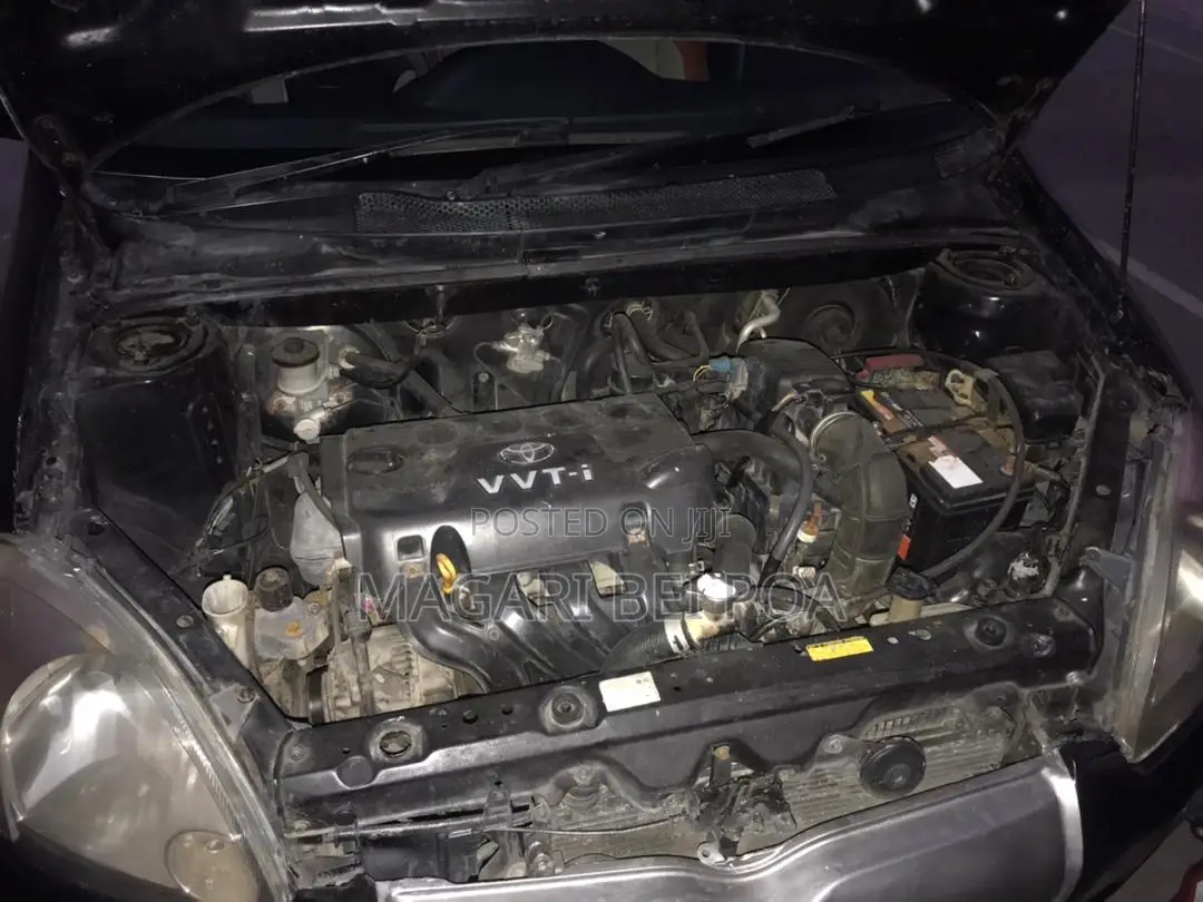 Toyota Vitz 2002 Black