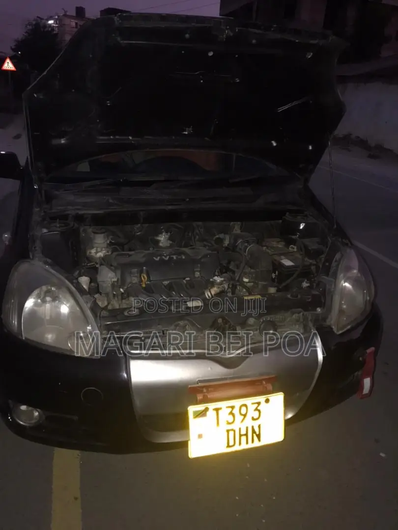 Toyota Vitz 2002 Black
