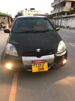 Photo - Toyota Vitz 2002 Black