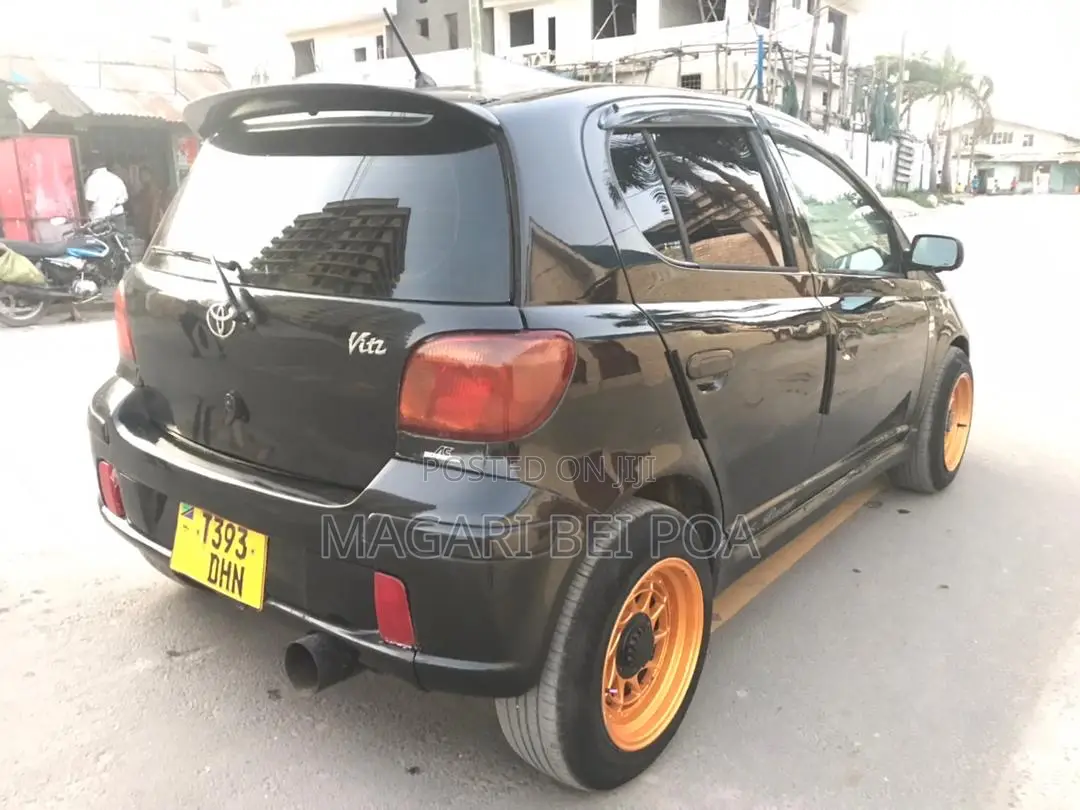 Toyota Vitz 2002 Black