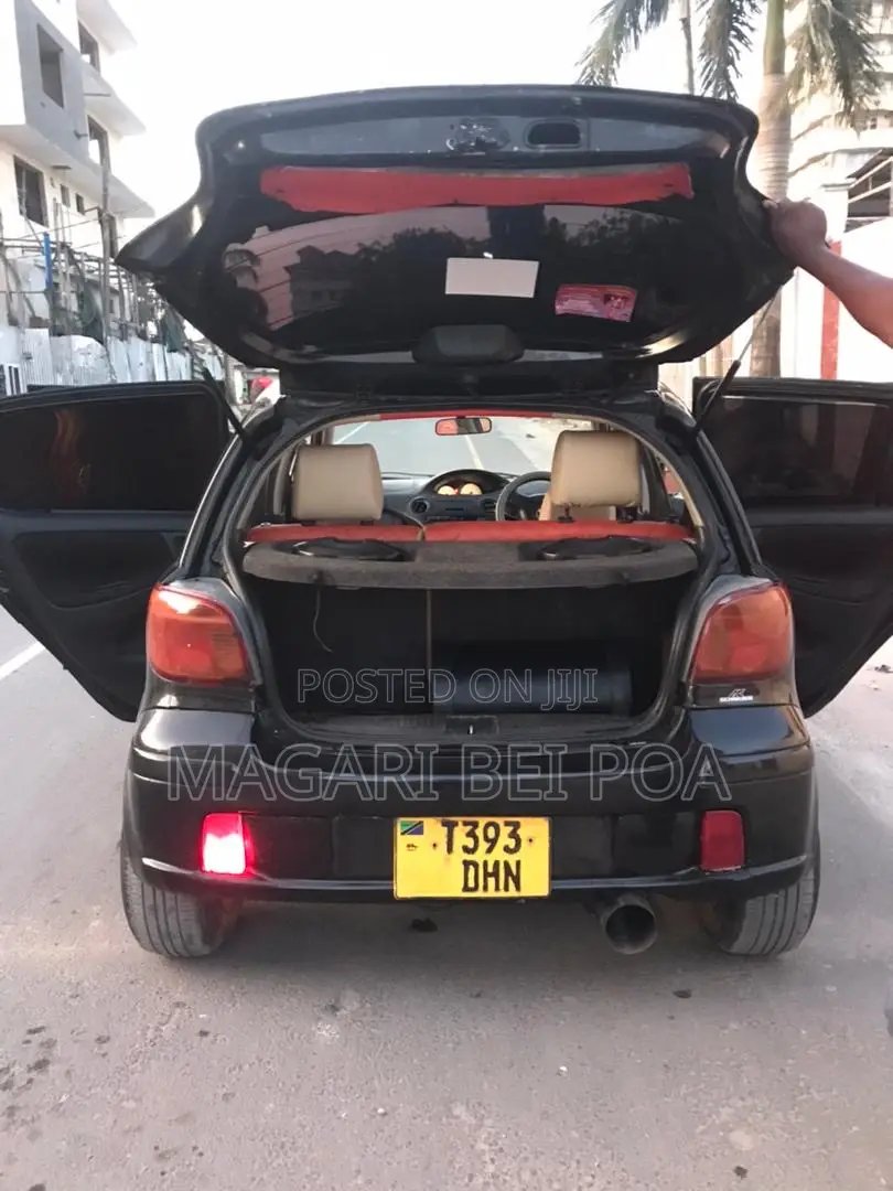 Toyota Vitz 2002 Black