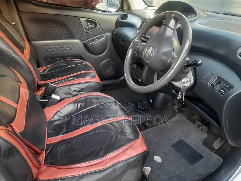 Toyota Fun Cargo 2004 Silver