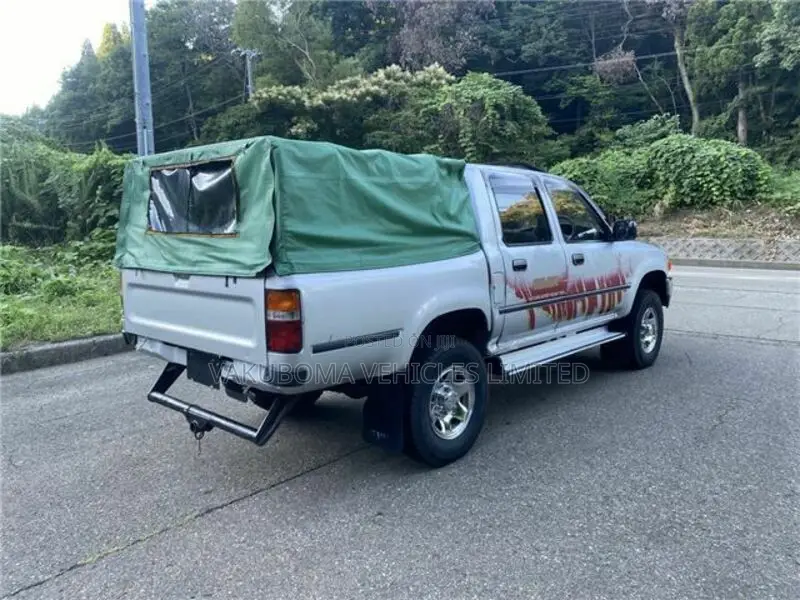 Toyota Hilux 1992 Silver