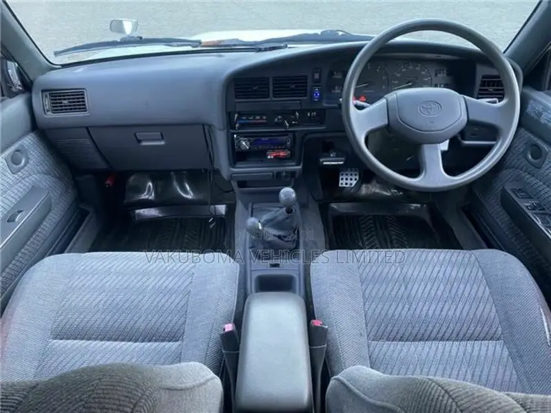 Toyota Hilux 1992 Silver