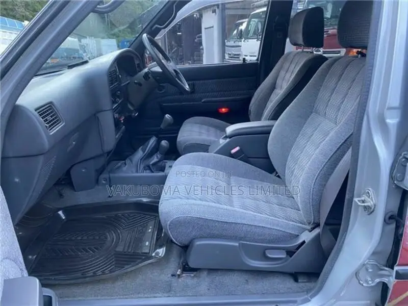Toyota Hilux 1992 Silver
