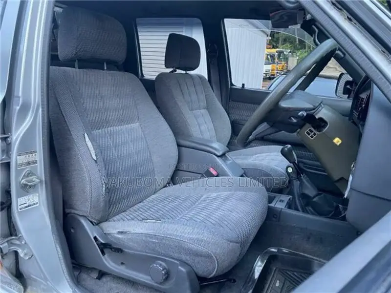 Toyota Hilux 1992 Silver