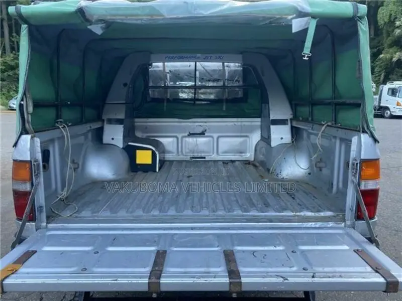 Toyota Hilux 1992 Silver