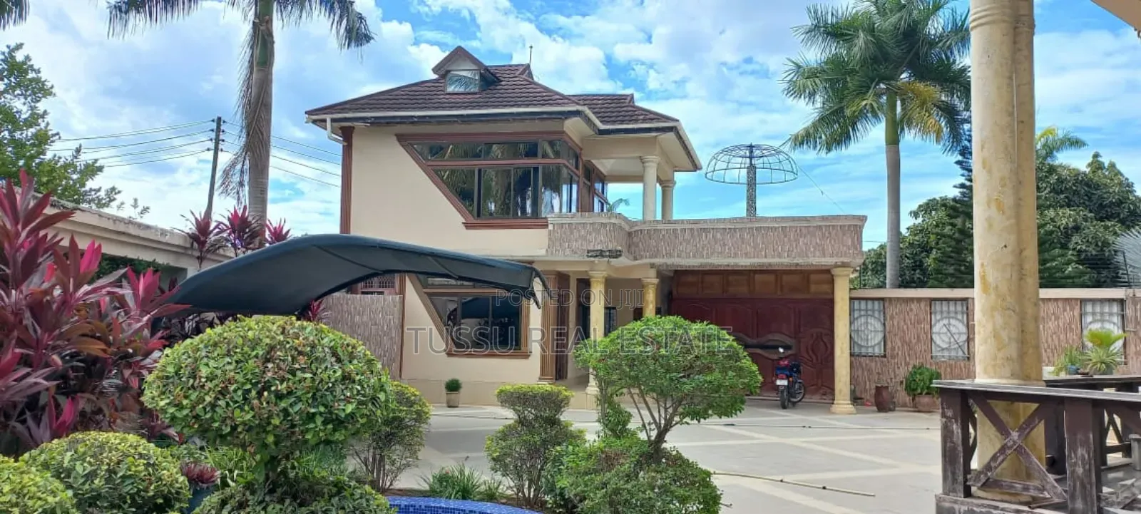 6bdrm Mansion in Senga Rd Mikocheni B for sale