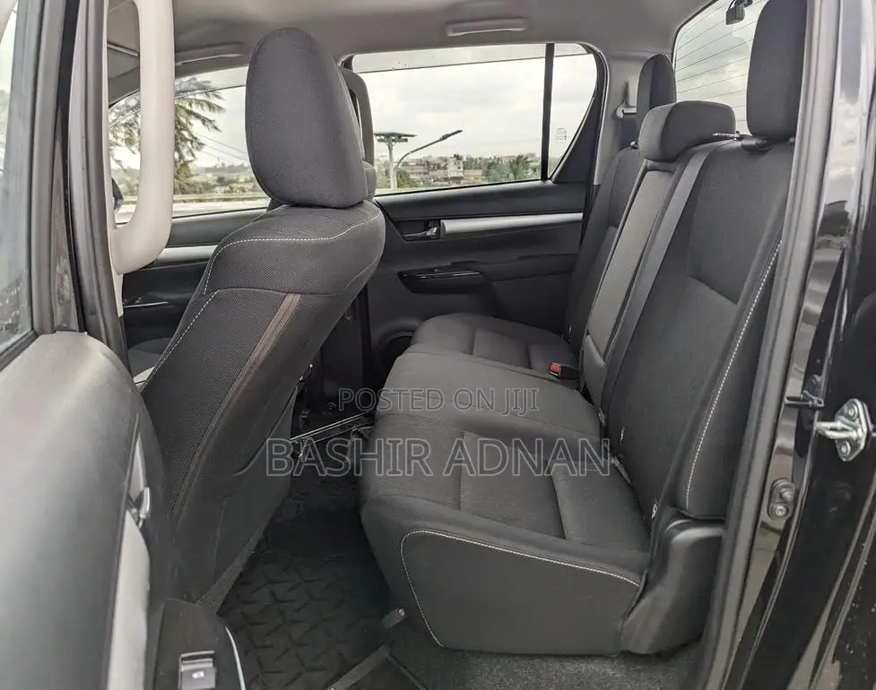 Toyota Hilux 2022 Black
