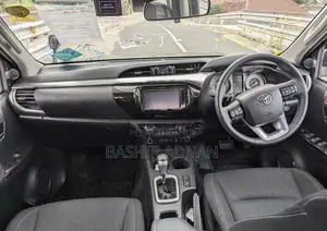 Toyota Hilux 2022 Black