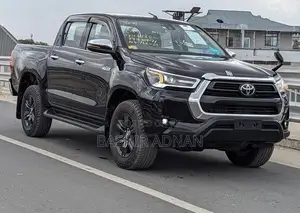 Toyota Hilux 2022 Black