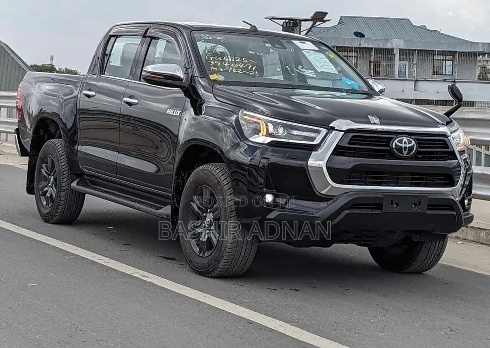 Toyota Hilux 2022 Black