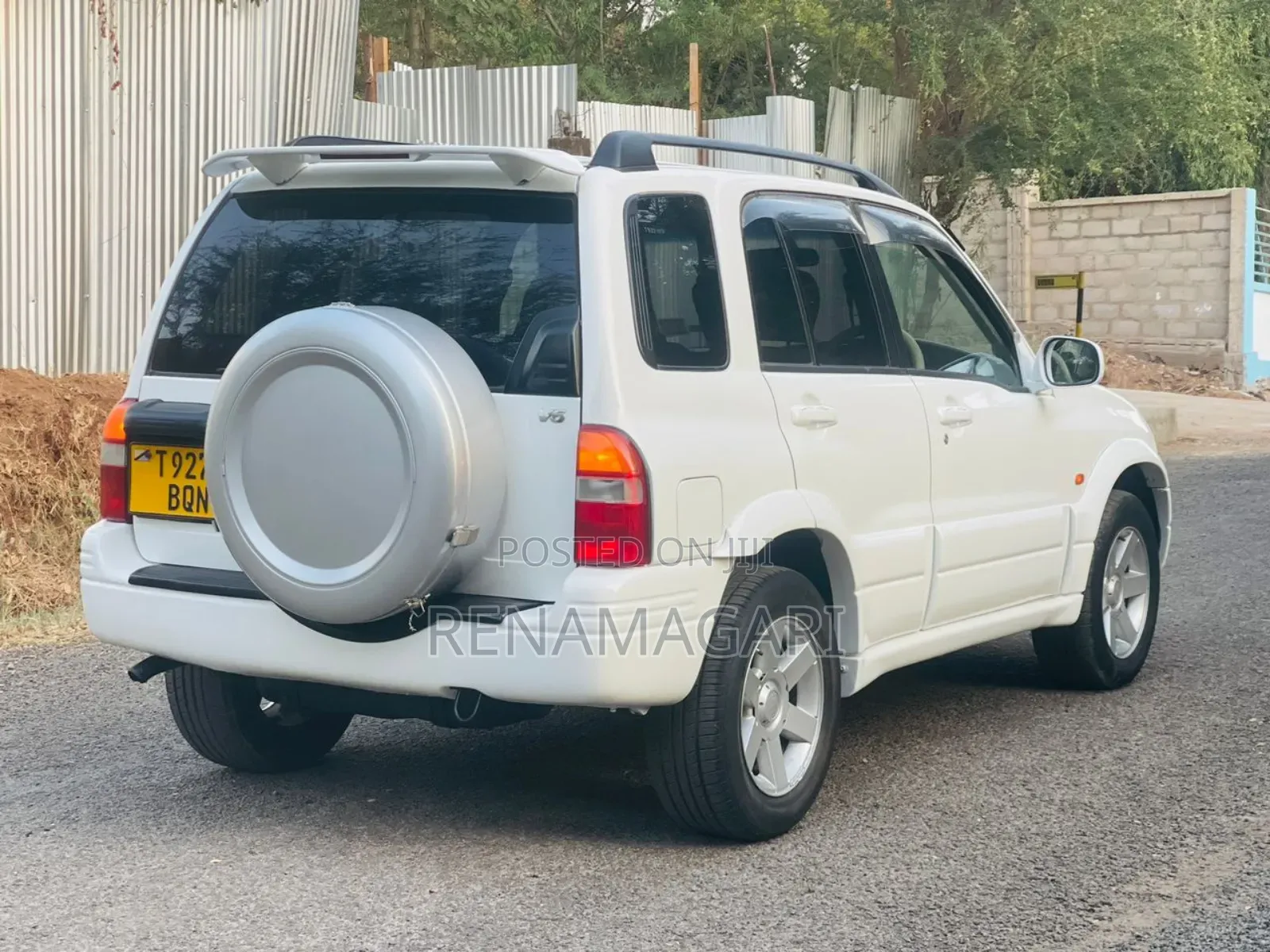 Suzuki Vitara 2001 White