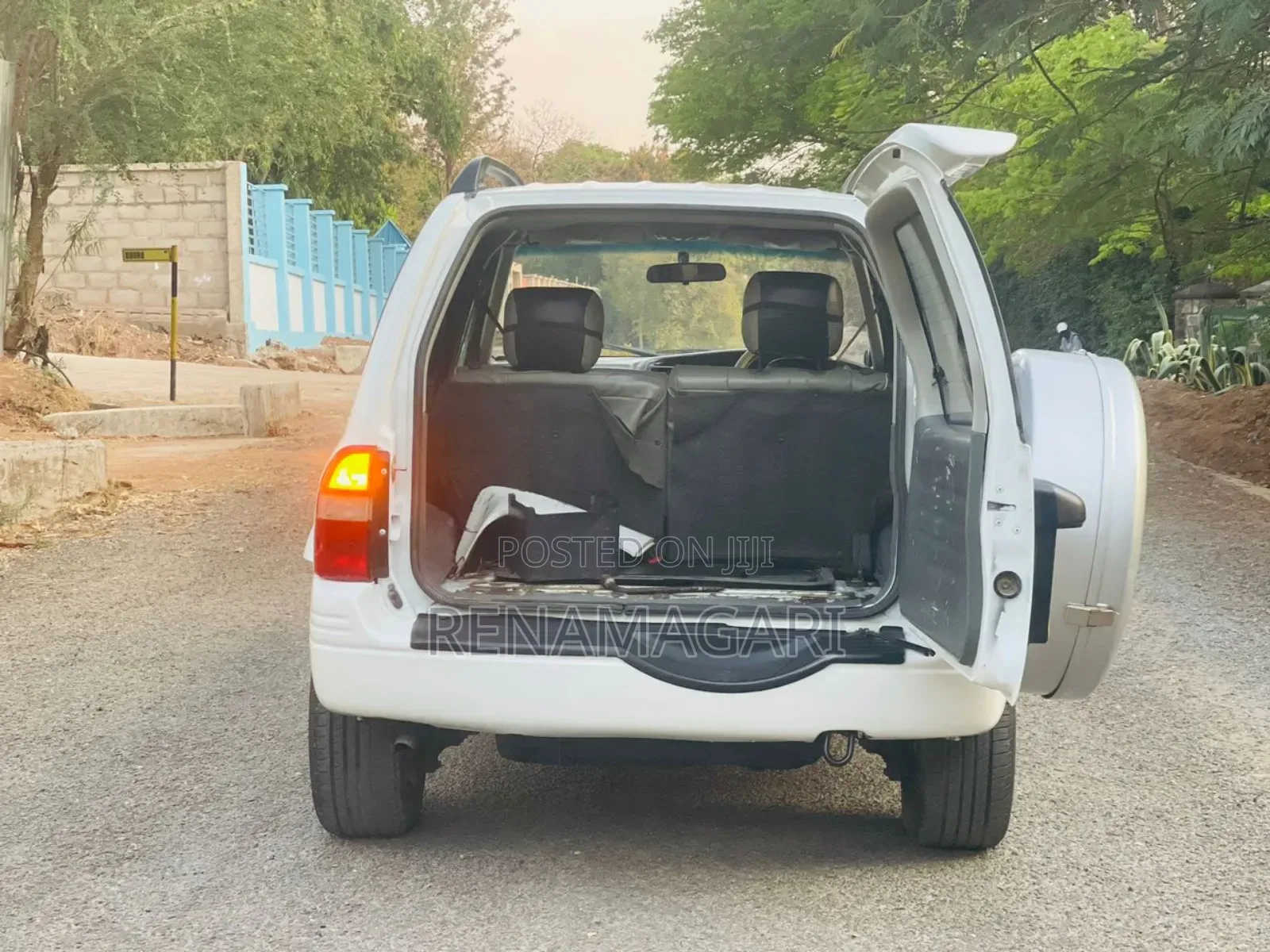 Suzuki Vitara 2001 White