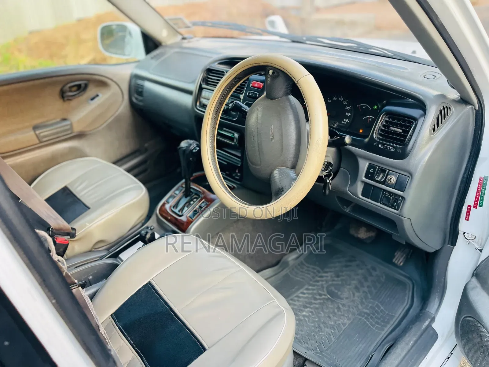 Suzuki Vitara 2001 White