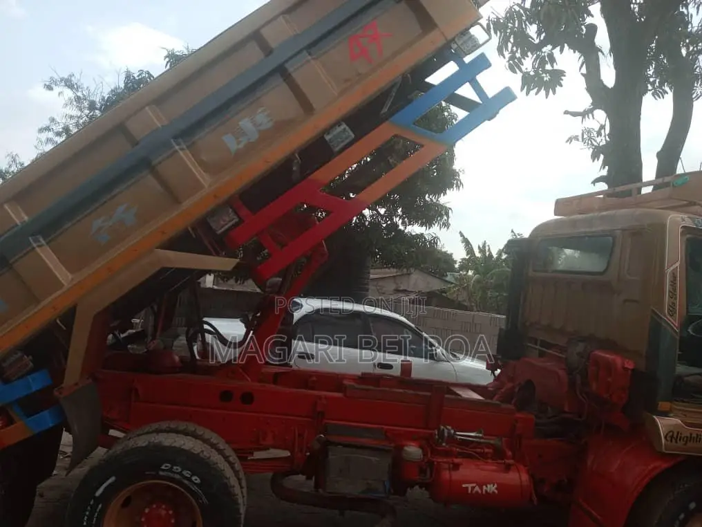 Fuso Tipper
