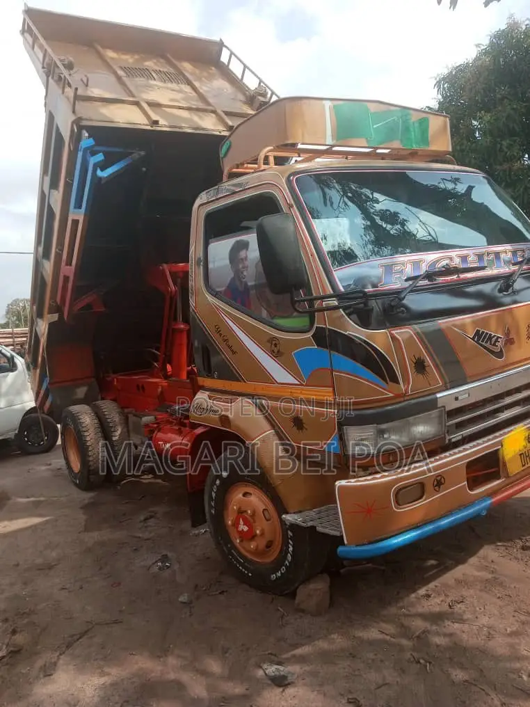Fuso Tipper