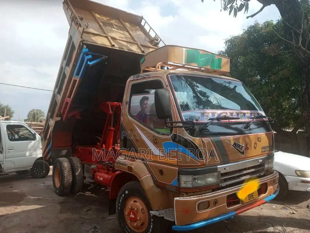 Fuso Tipper