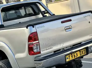 Toyota Hilux 2014 Silver