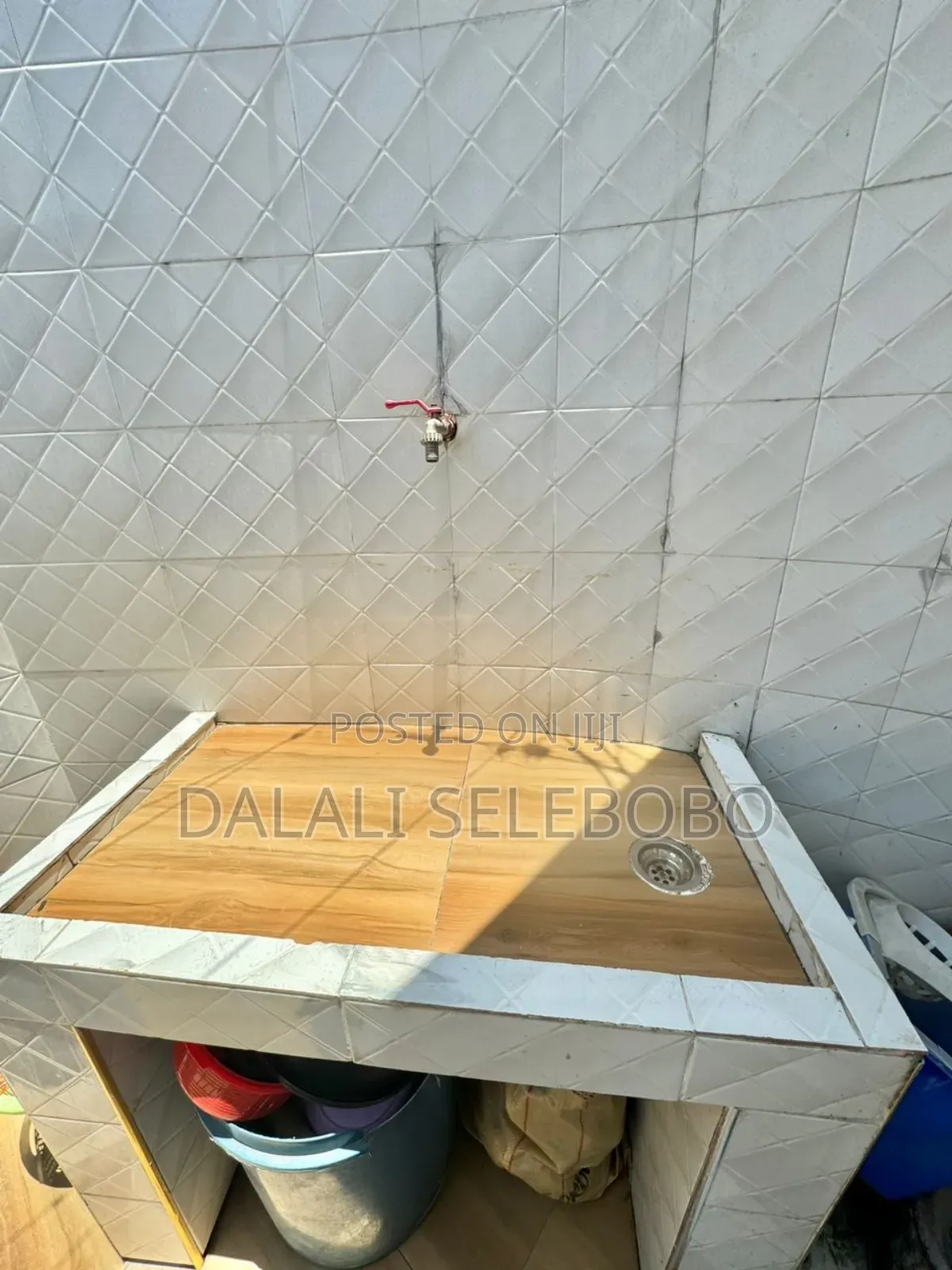 4bdrm Bungalow in Mburahati Madoto for sale