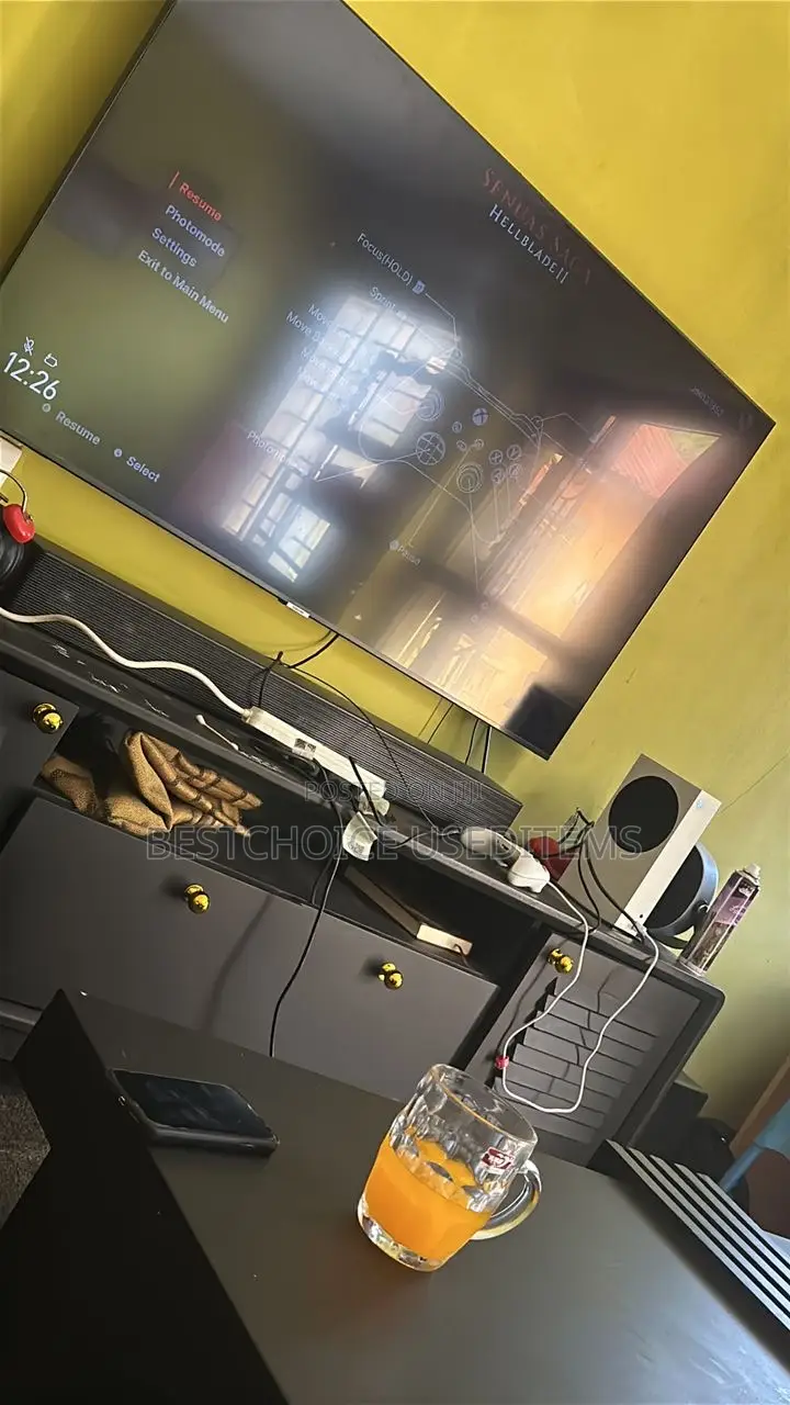 Samsun Crystal 55 Inch Smart Tv Used