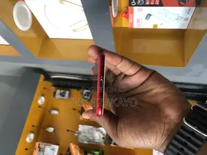 Apple iPhone 7 32 GB Red