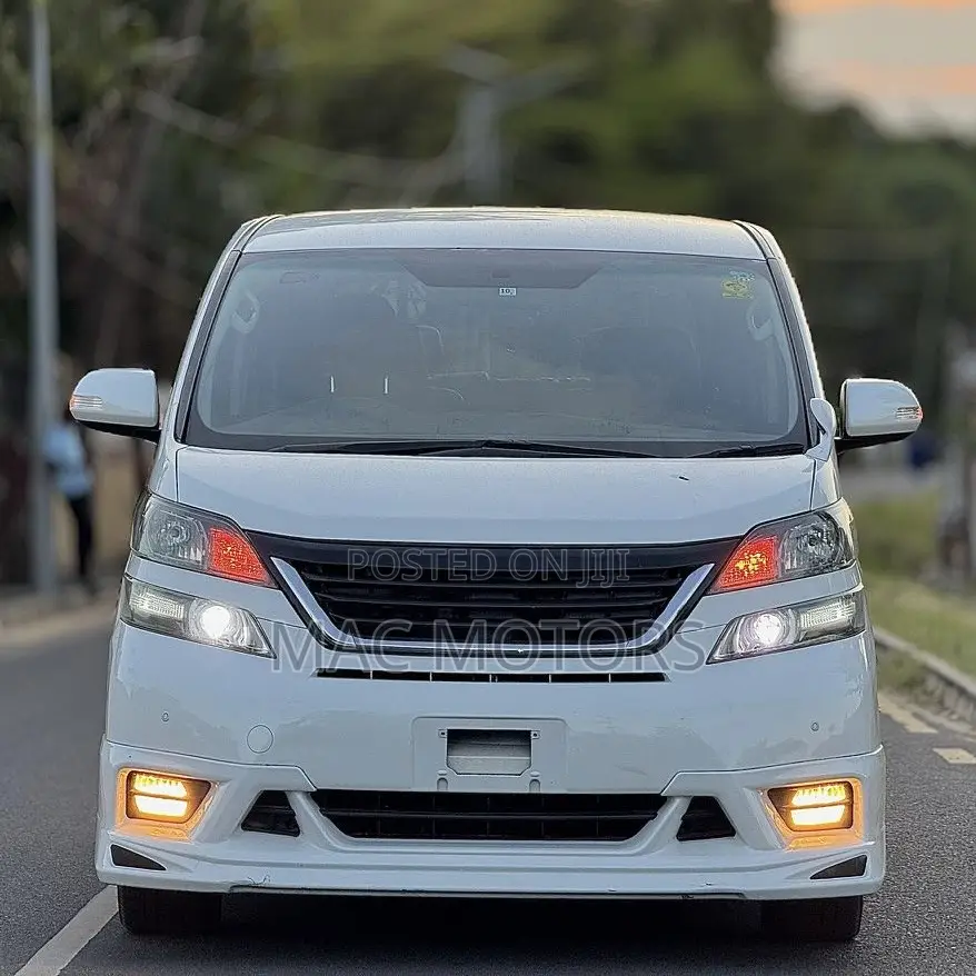 Toyota Vellfire 2009 White