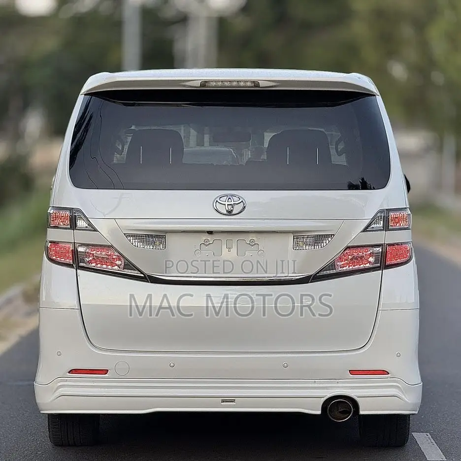 Toyota Vellfire 2009 White