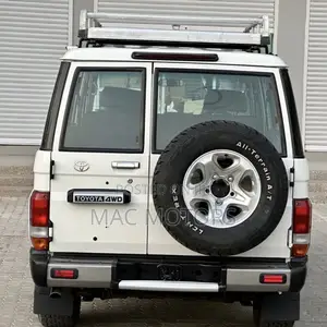 Toyota Land Cruiser 2015 White